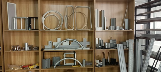 鋁五金件、鋁型材加工及鋁合金配件的應(yīng)用與特點(diǎn)